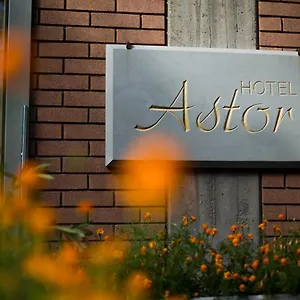 Hotel Astor, Modène